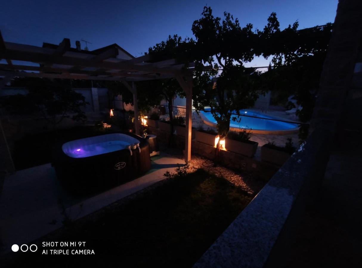 Vila Sentio Mare-Apartments Livaic Zeljko Pirovac Εξωτερικό φωτογραφία