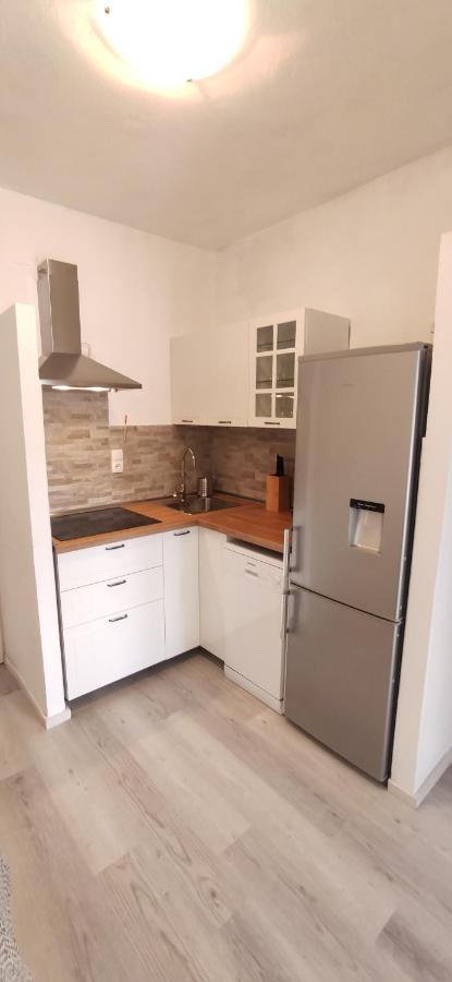 Vila Sentio Mare-Apartments Livaic Zeljko Pirovac Εξωτερικό φωτογραφία