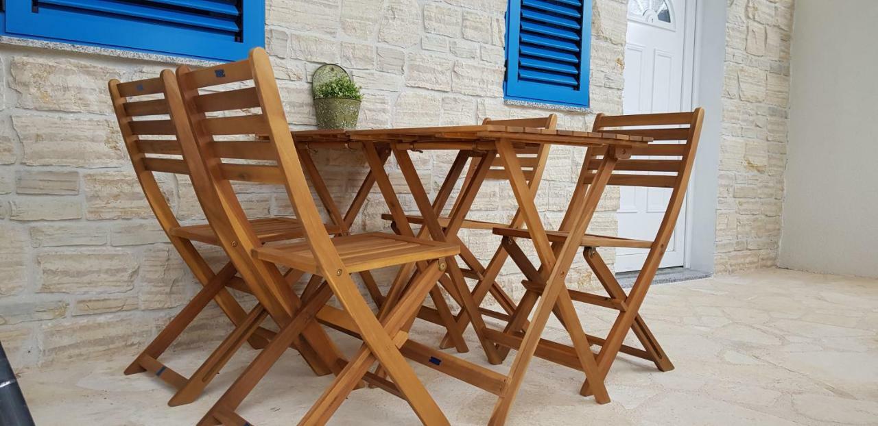Vila Sentio Mare-Apartments Livaic Zeljko Pirovac Εξωτερικό φωτογραφία